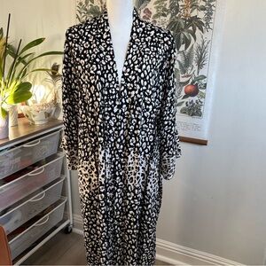 Saltwater LUXE Black and White Animal Print Kimono Beach Coverup Small